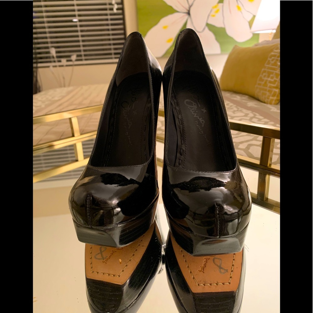 Alice + Olivia Black Ronan Leather Platform Heels